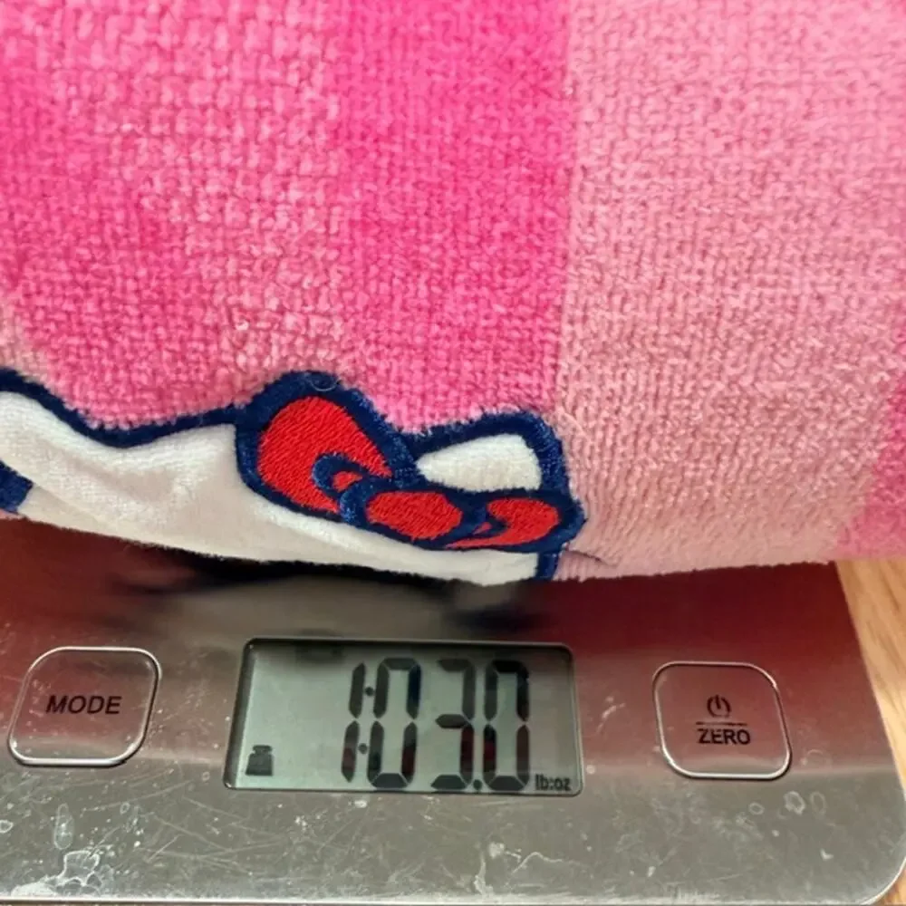 Sanrio HELLO KITTY Lot of 2 Bath Towels Embroidered Applique 100% Cotton